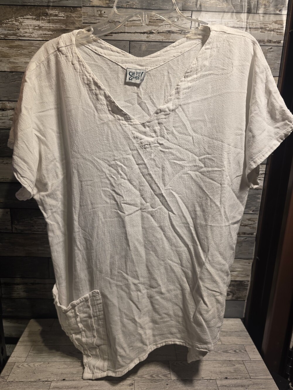 Oh My Gauze! Men’s White Short-Sleeve V-Neck Gauze Shirt